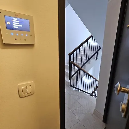 Hana Lux Apartment *