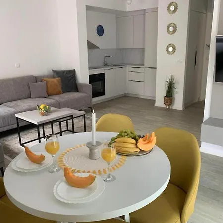Hana Lux Appartement *